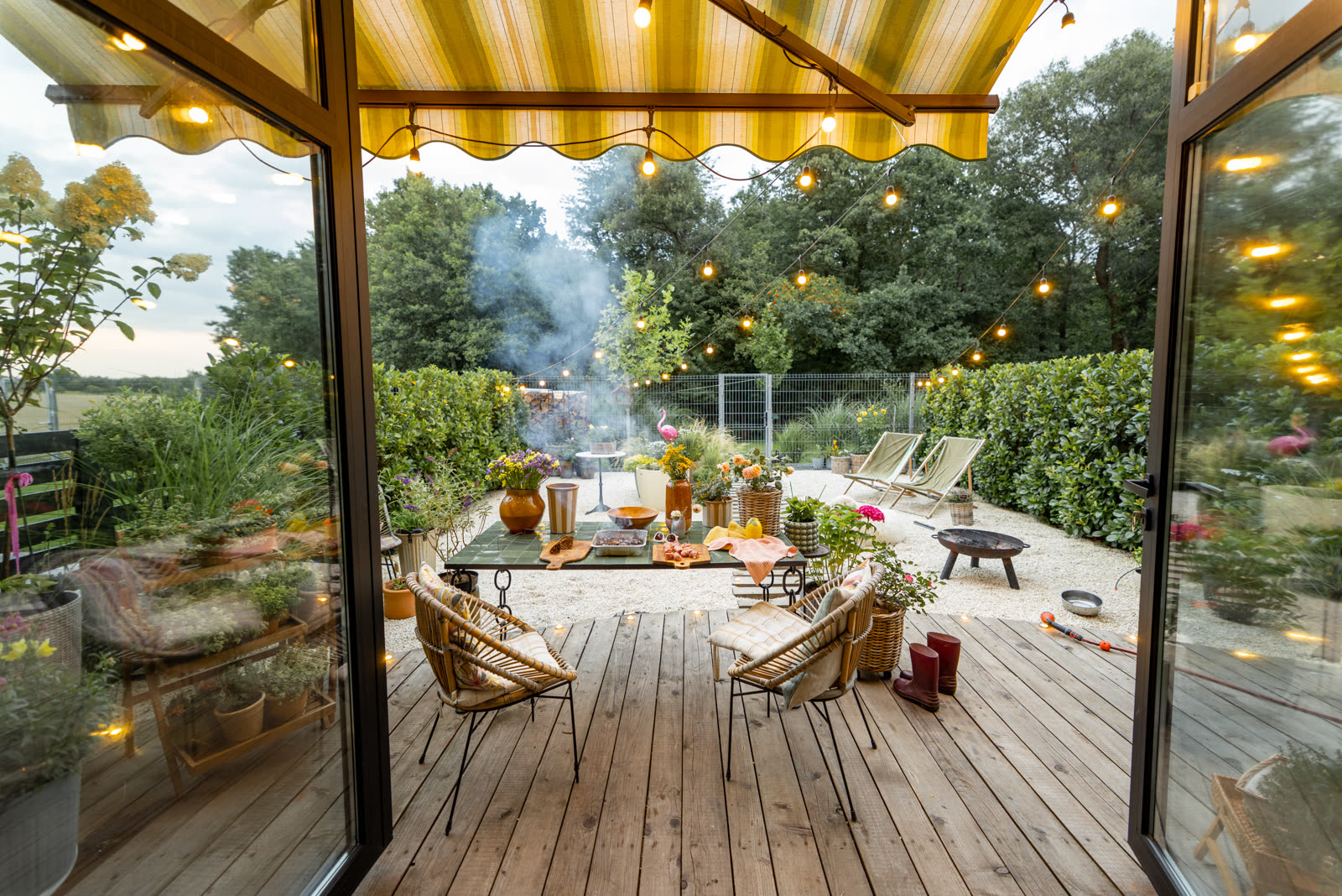 Atmospheric and cozy garden with dining place at d — the kind of handyman work vetted local pros handle in Sarasota, FL