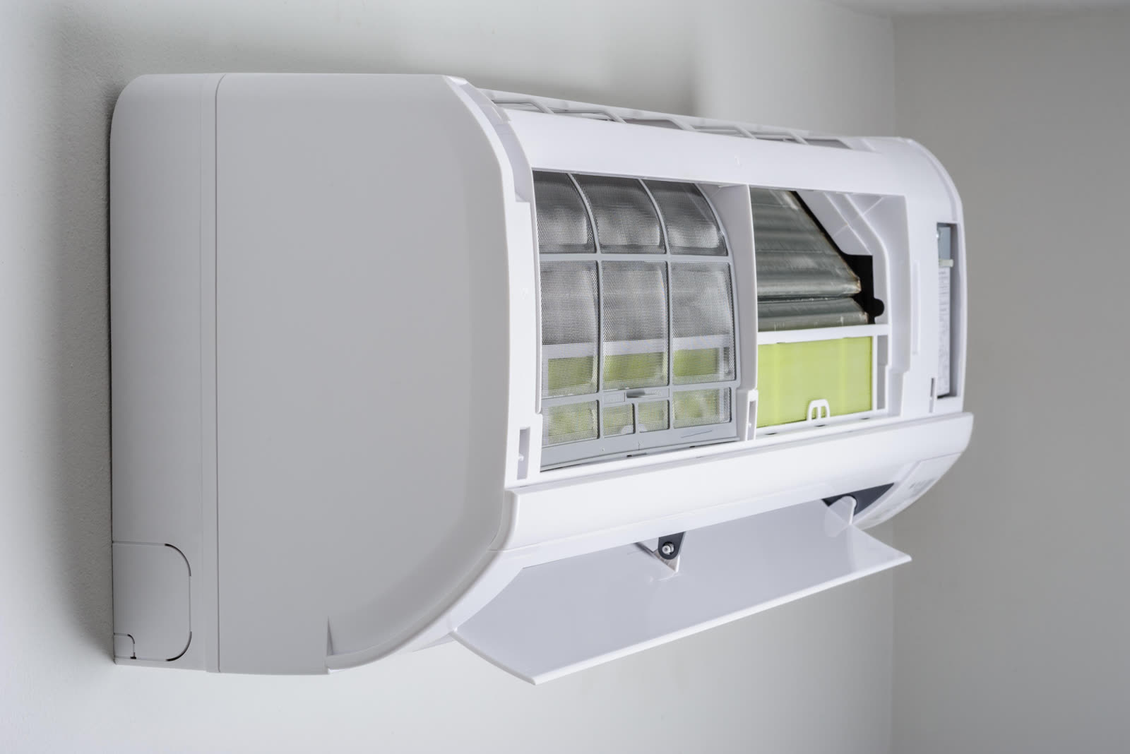 Air conditioning installing repair condition — the kind of handyman work vetted local pros handle in Sarasota, FL